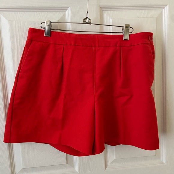 Riley & Rae Pants - Super cute woman’s shorts!